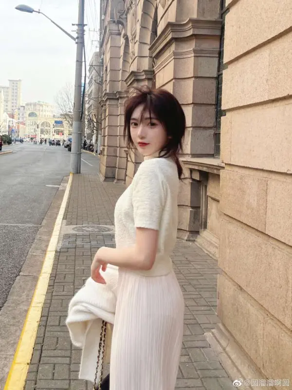 圆溜溜啊圆 微博 美女
