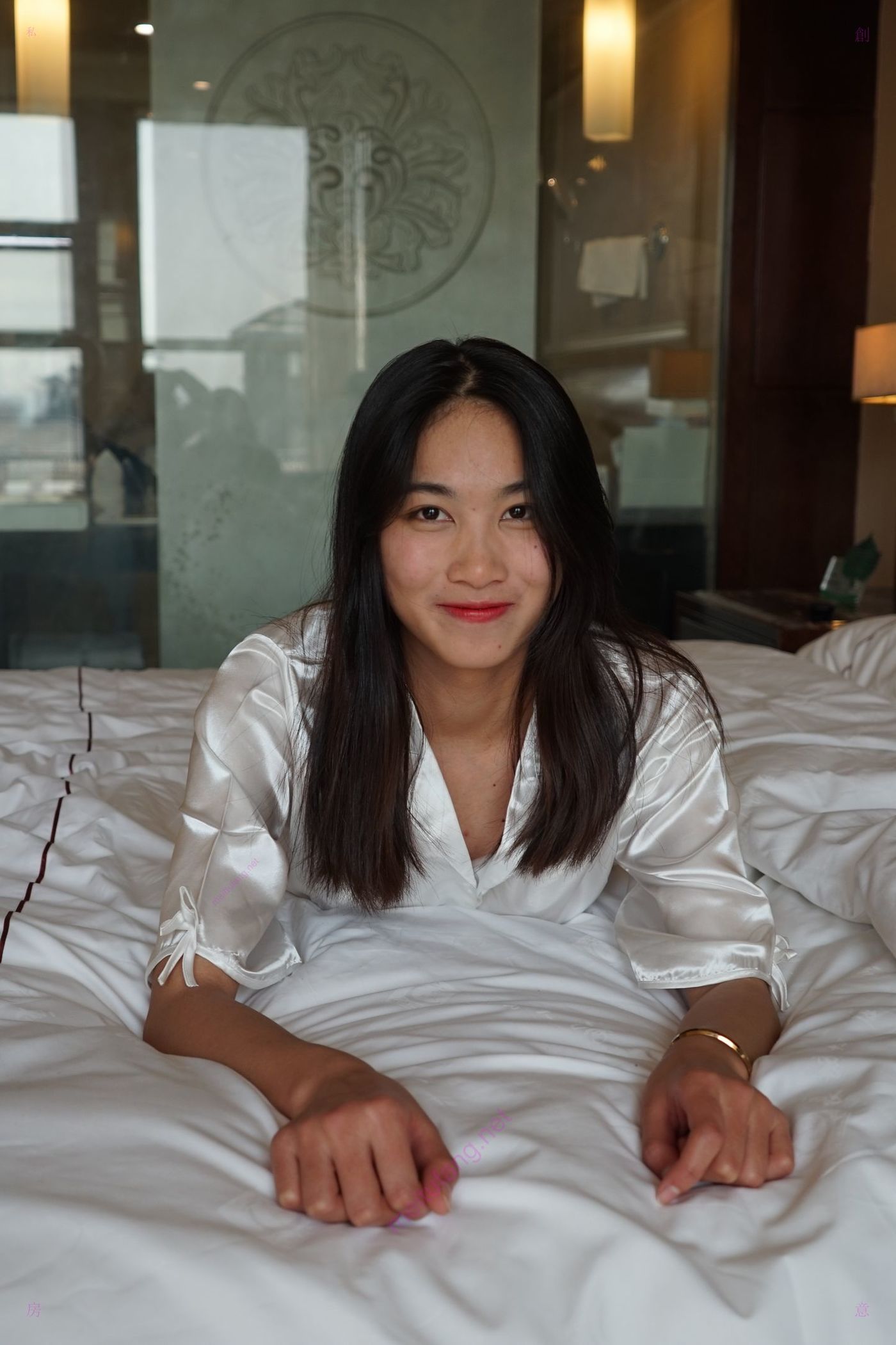 湖南师范韩珊宾馆+野外露出大尺度人体私拍流出套图（含视频）