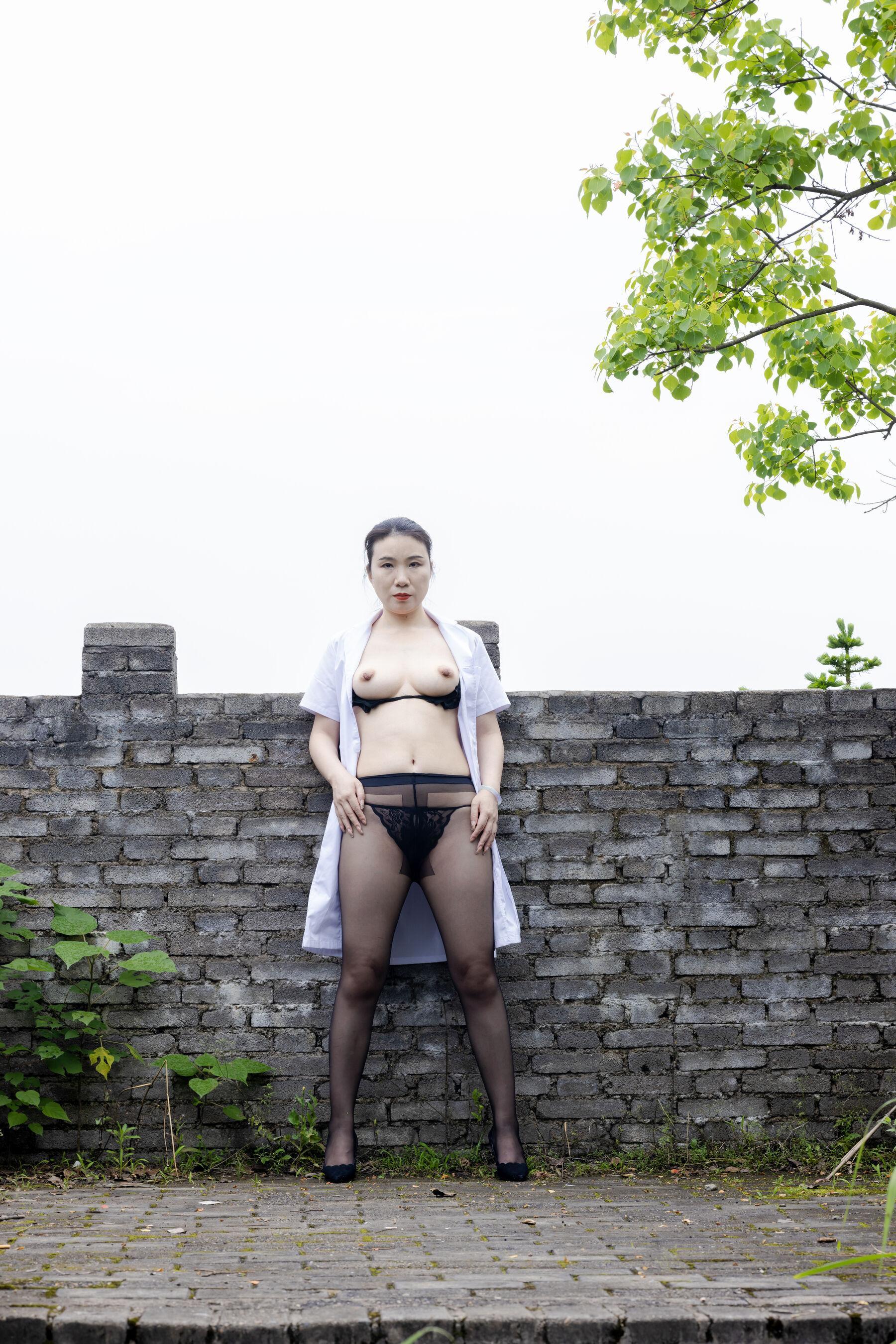 黄甫 国模凰宫芷晴大尺度人体私拍套图 | Page 3