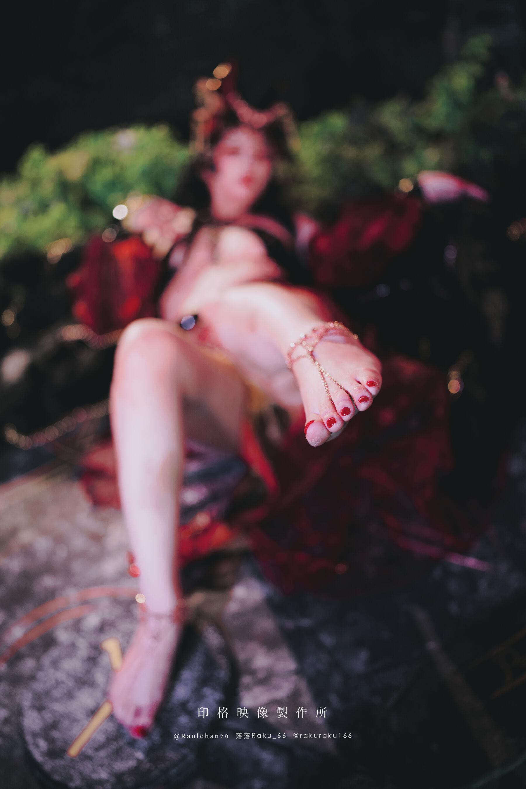 国模套图 宵暗神乐 | Page 2