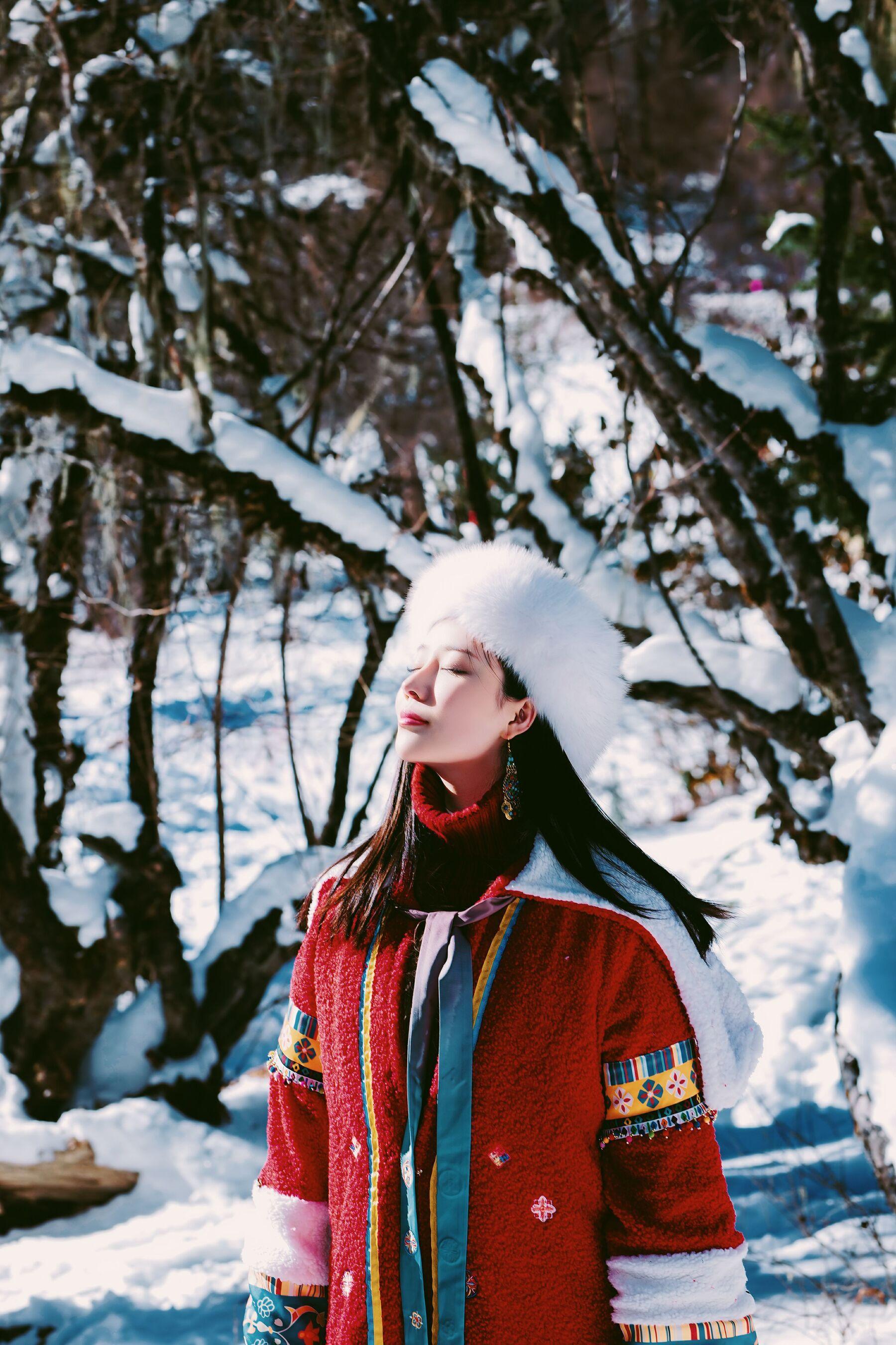 国模套图 年年《吉祥雪兆丰年》