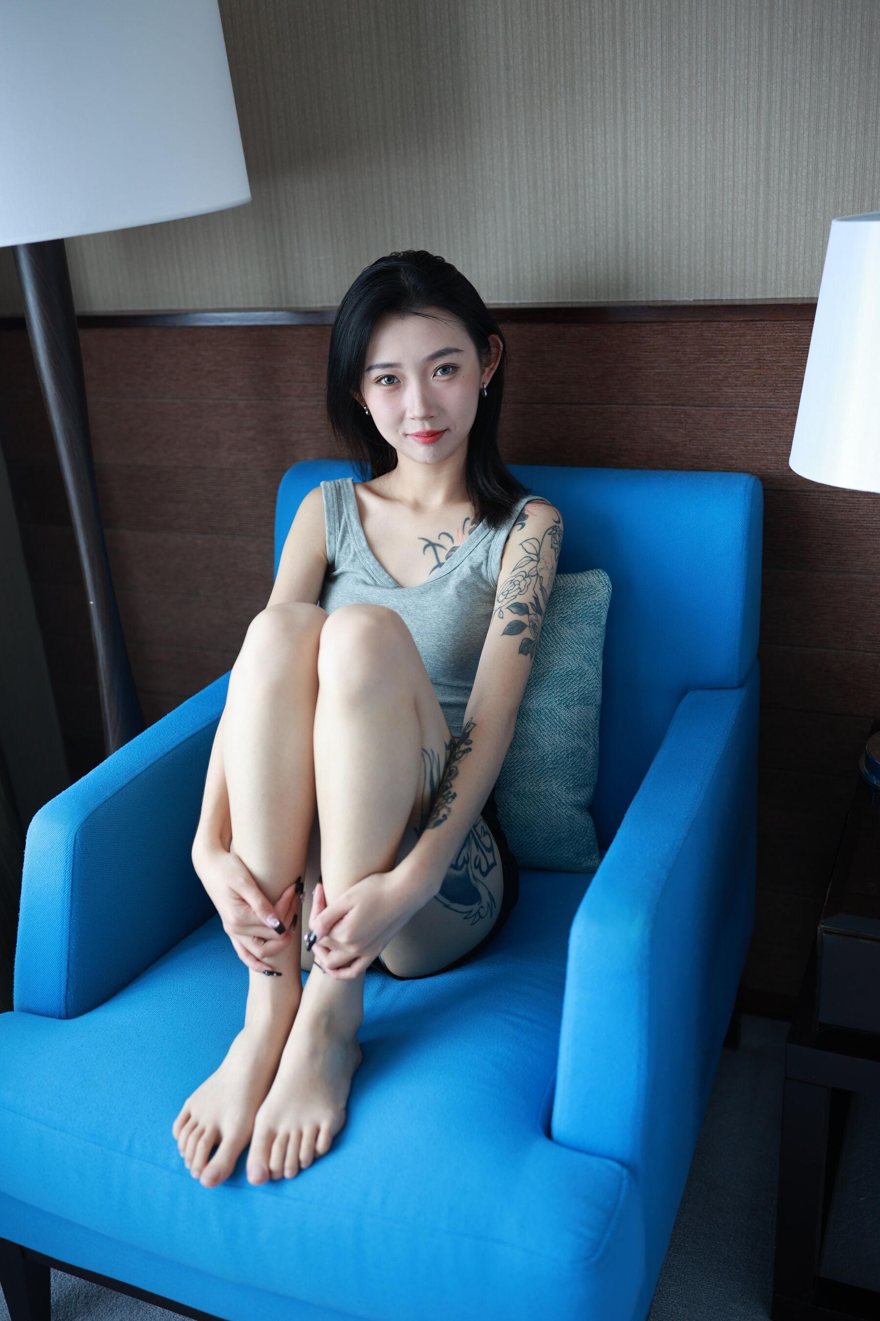 国模套图 国模念念人体私拍套图