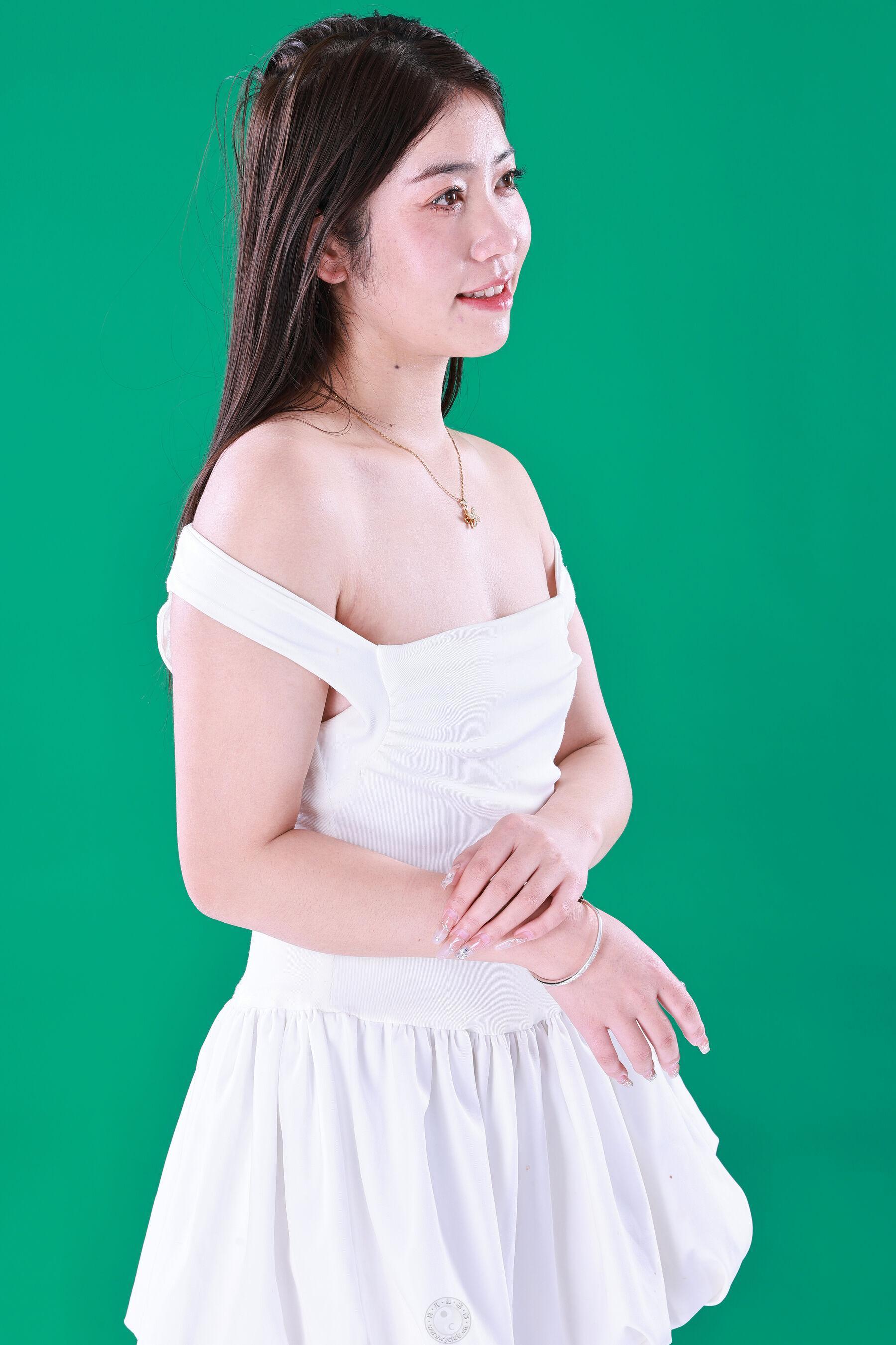 国模套图 国模阿寇人体私拍套图 | Page 3