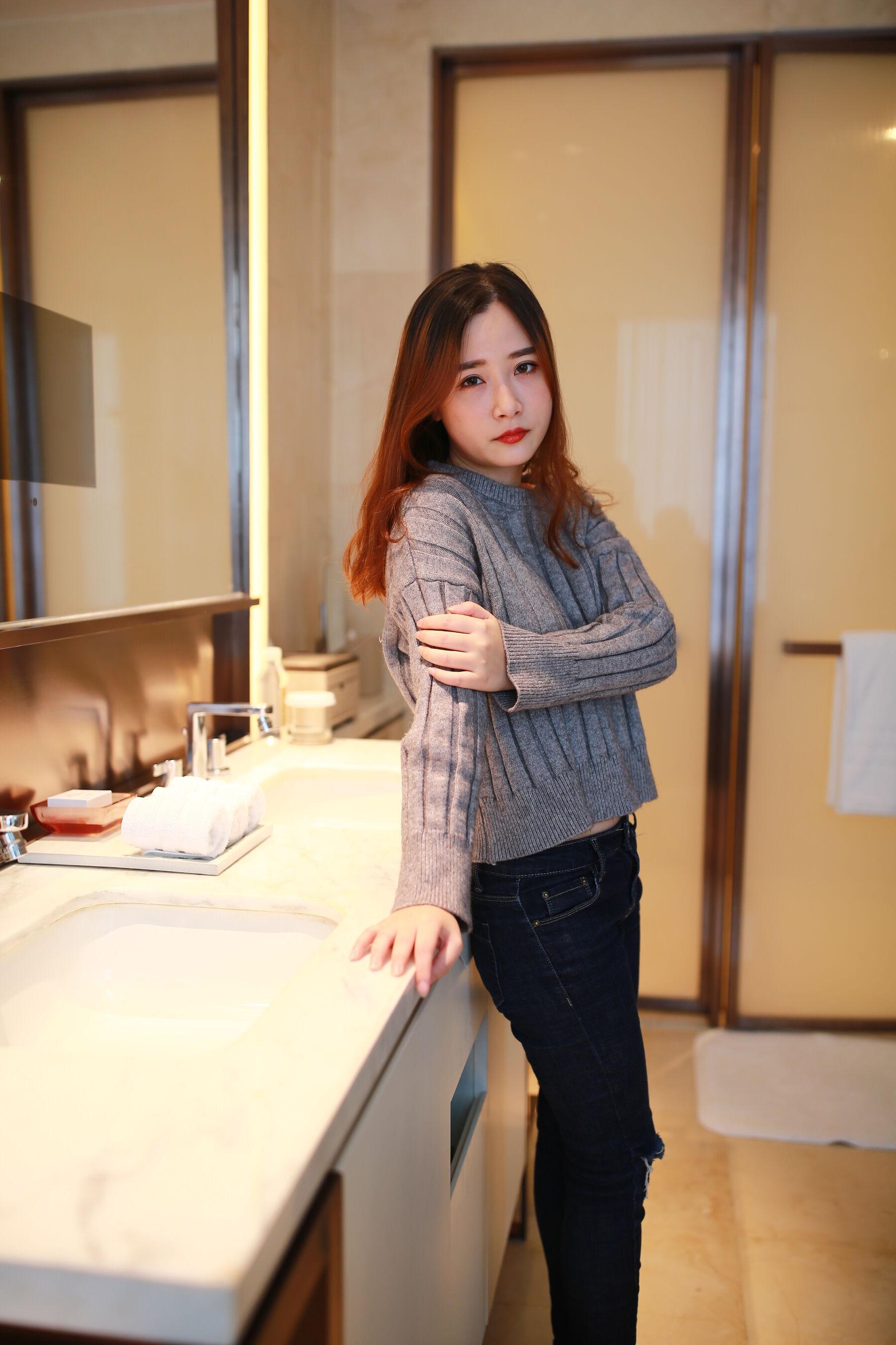 国模套图 国模小依大尺度人体私拍套图 | Page 3