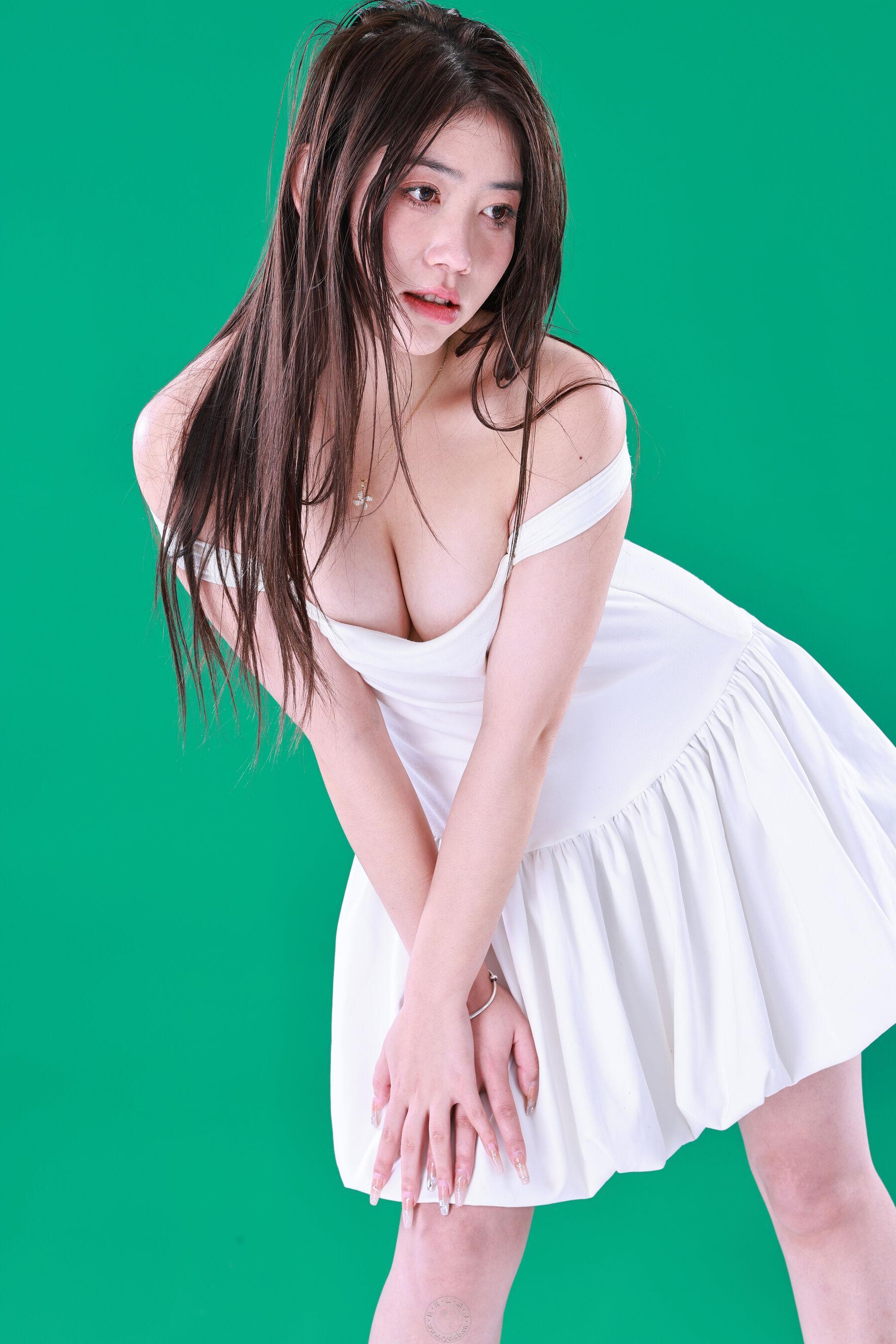 国模套图 国模阿寇人体私拍套图 | Page 4