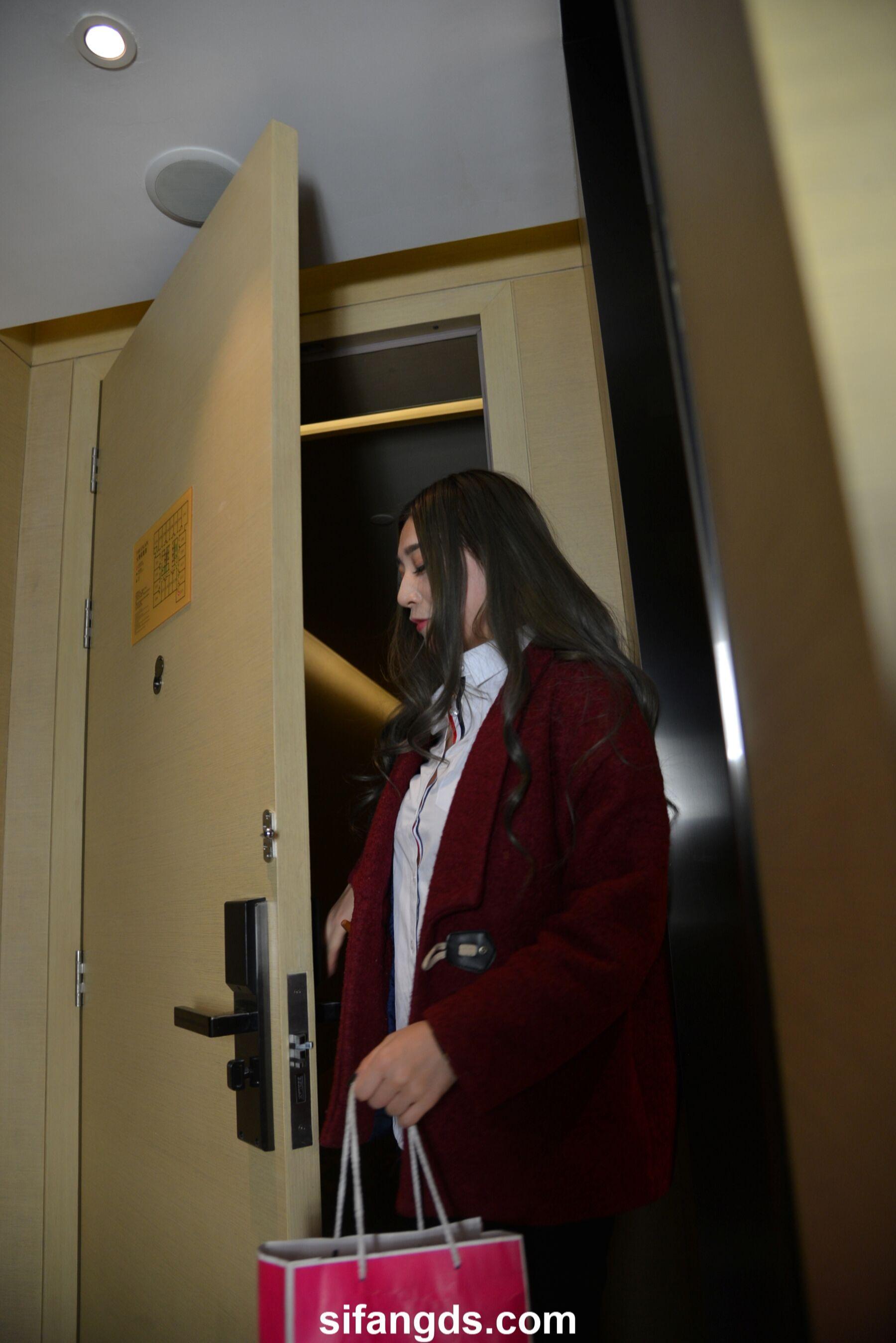 国模套图 国模金熙人体私拍套图 | Page 2