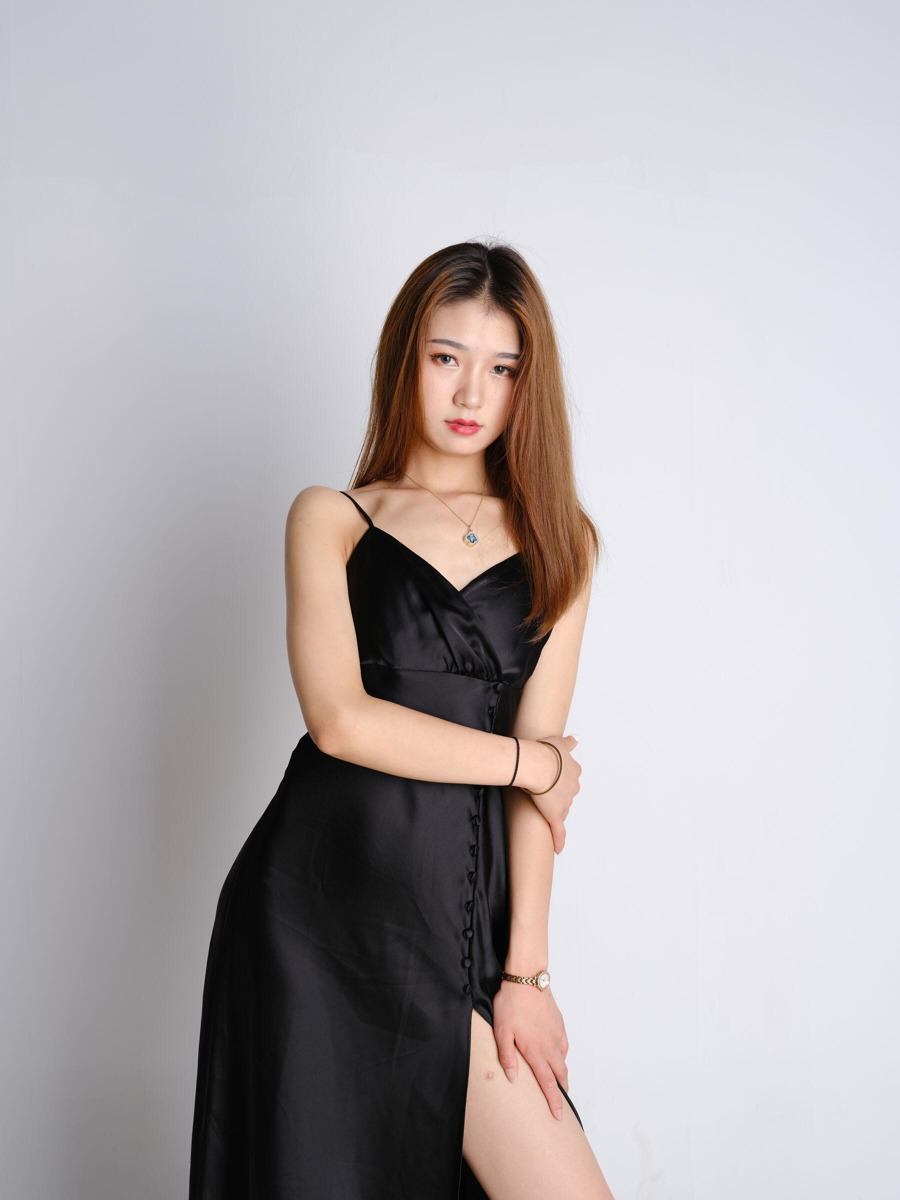 行色 国模心苒大尺度人体私拍套图 | Page 2