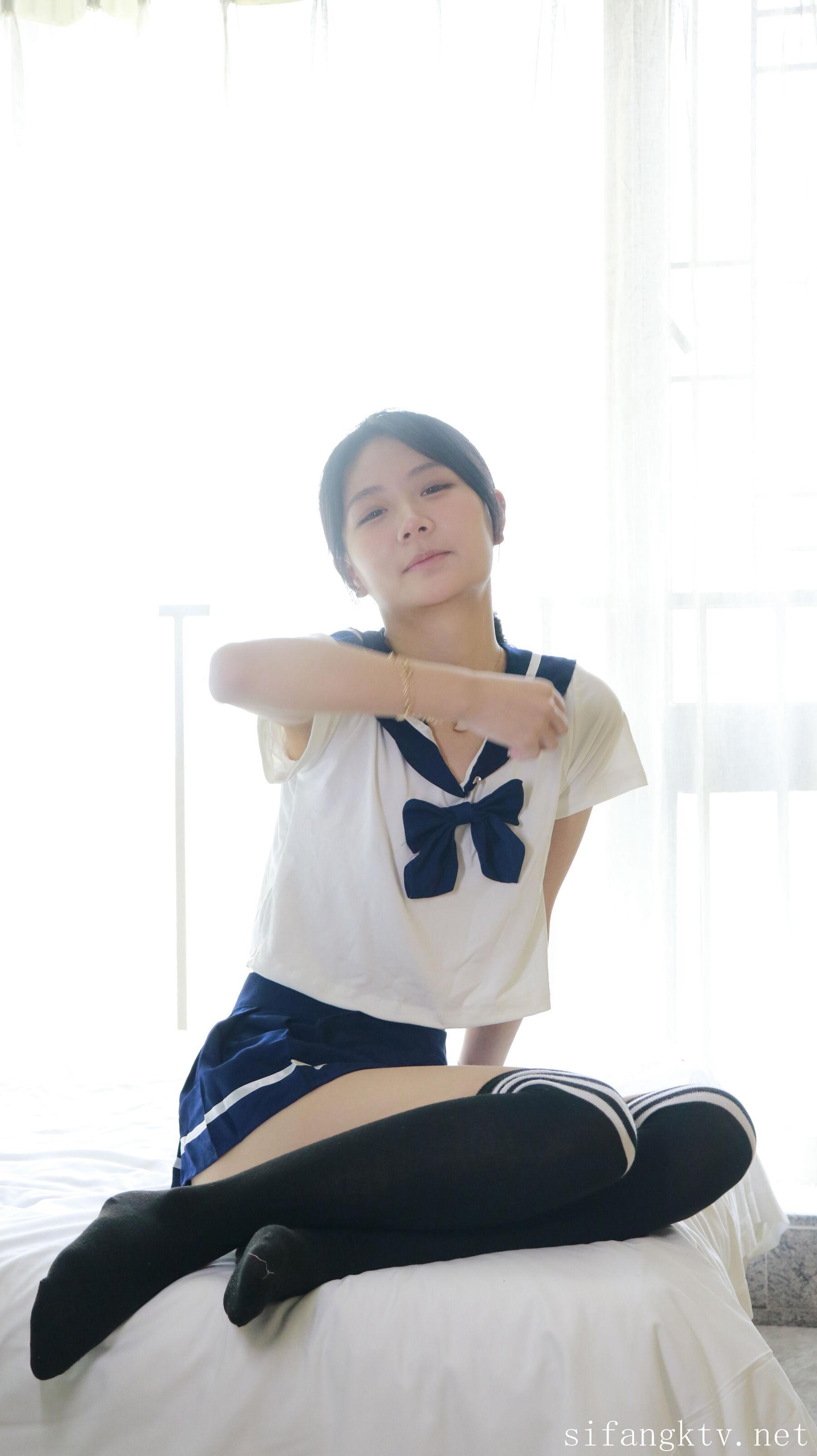 国模套图 国模小容人体私拍套图