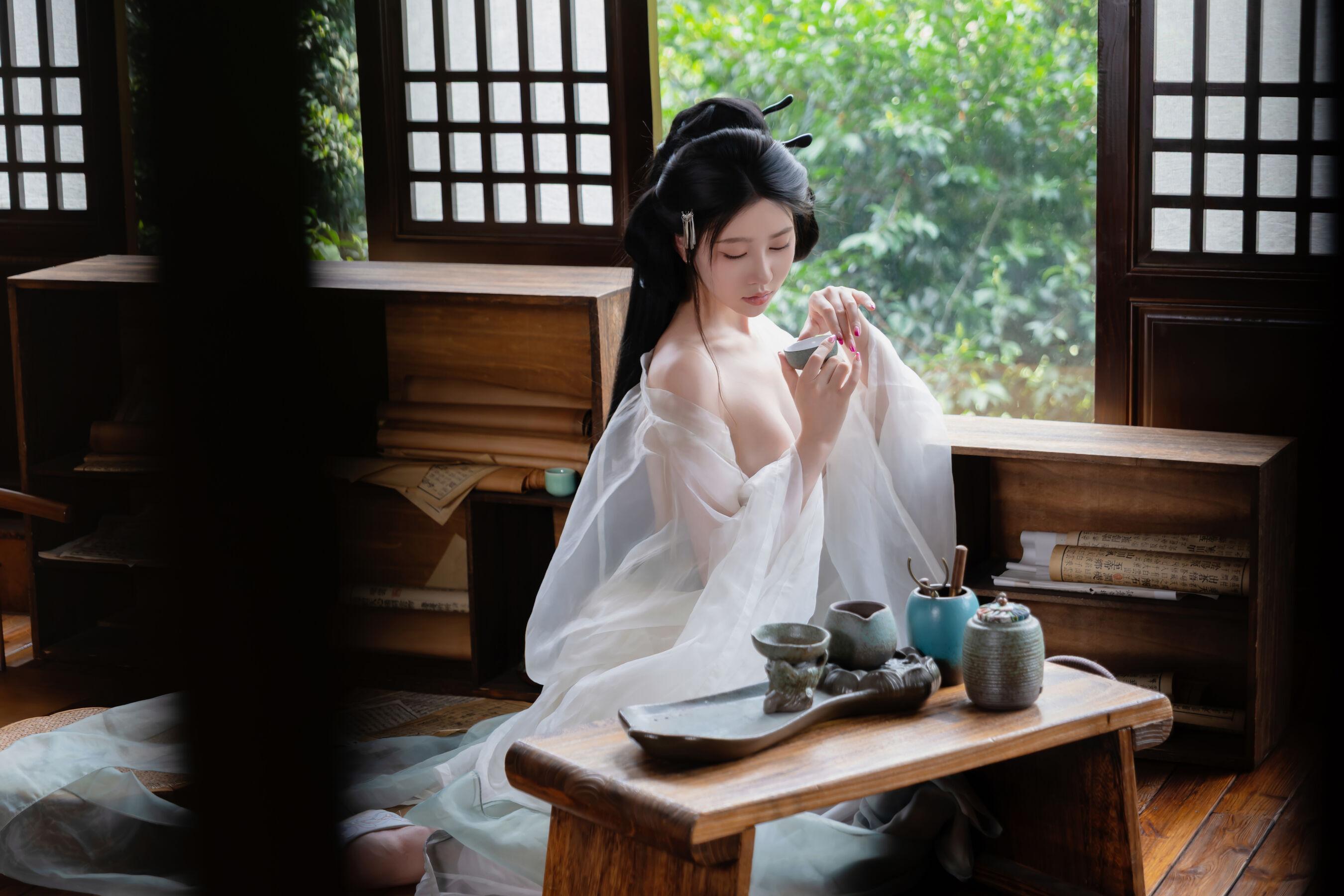 国模套图 浣溪沙