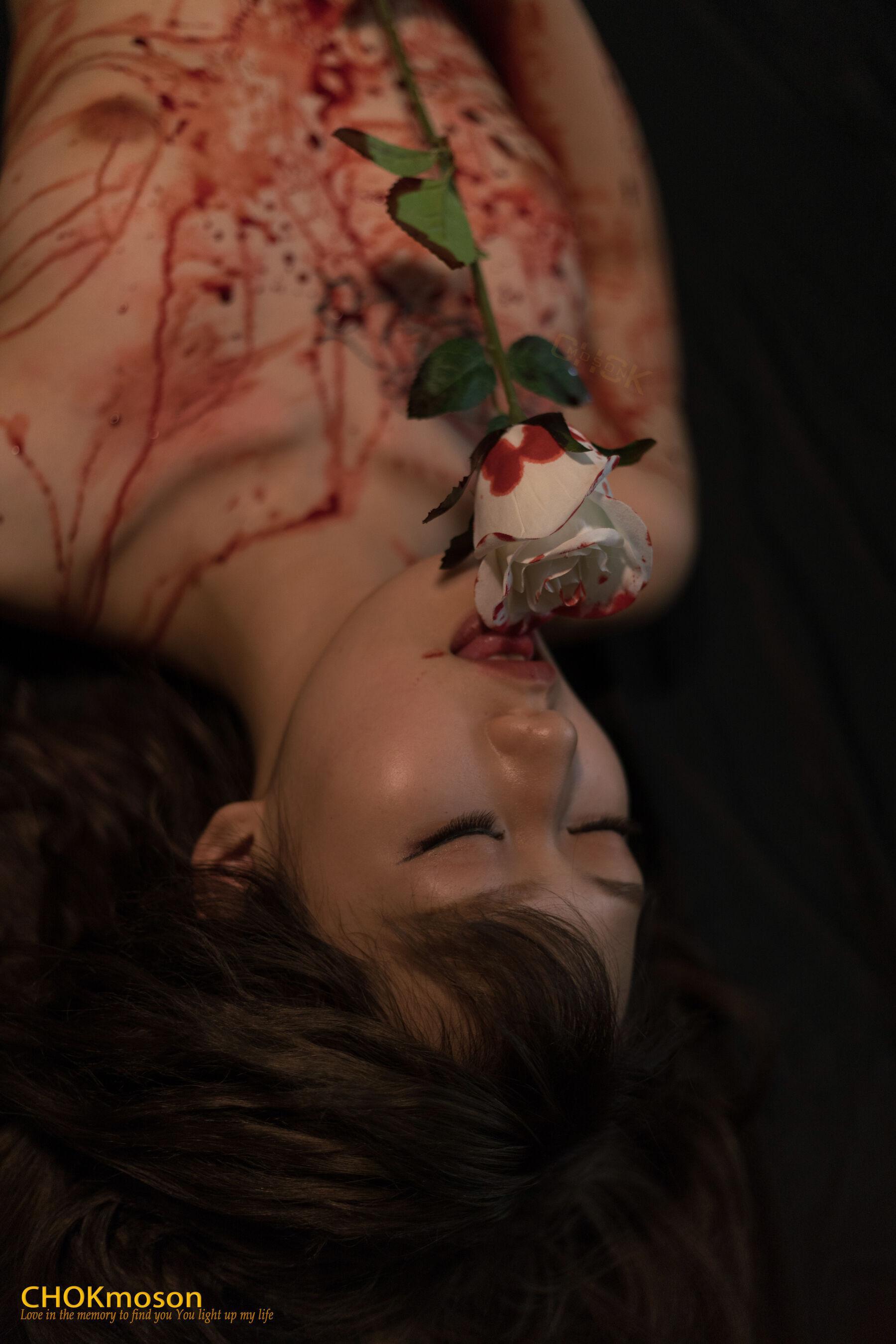 国模套图 脱在新生后