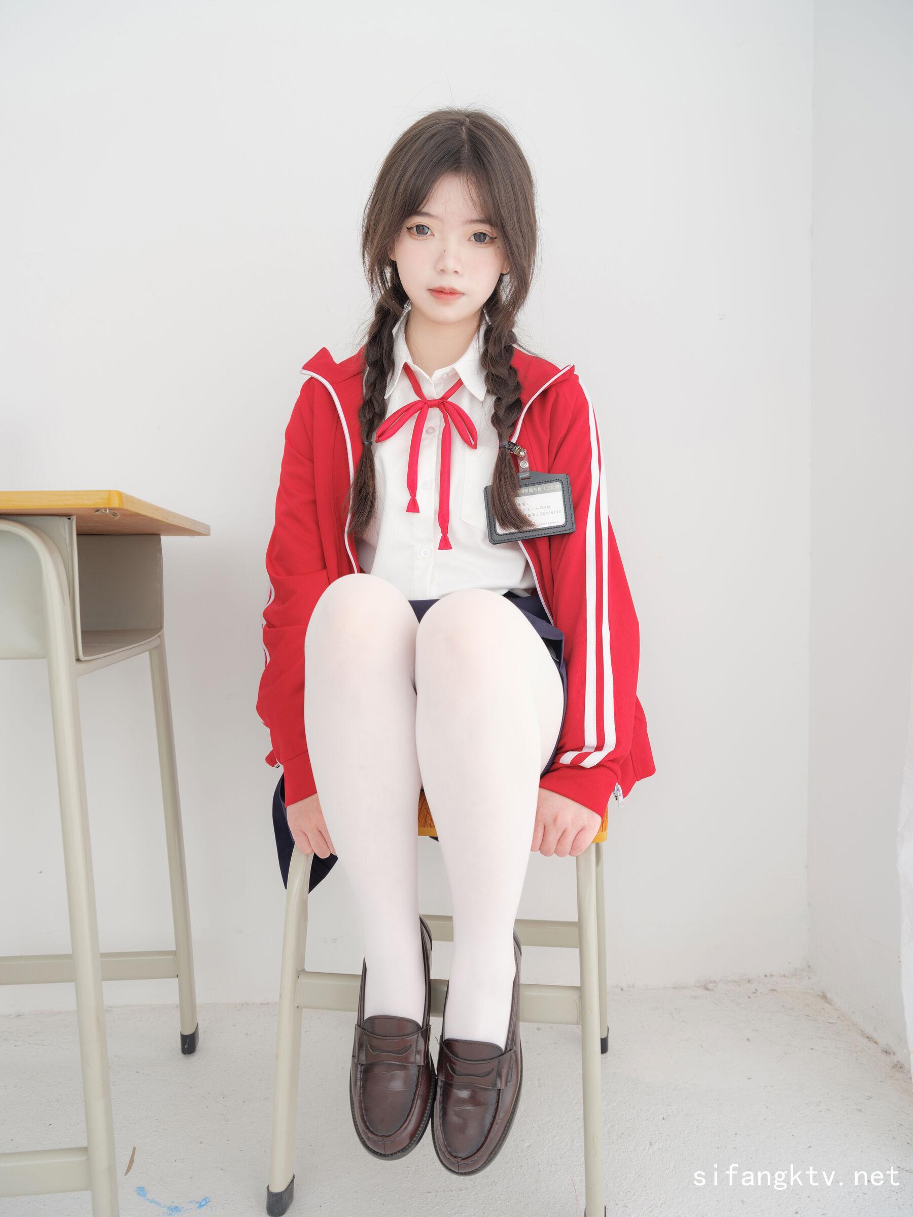 其他中国工作室 奶昔《红色校服》