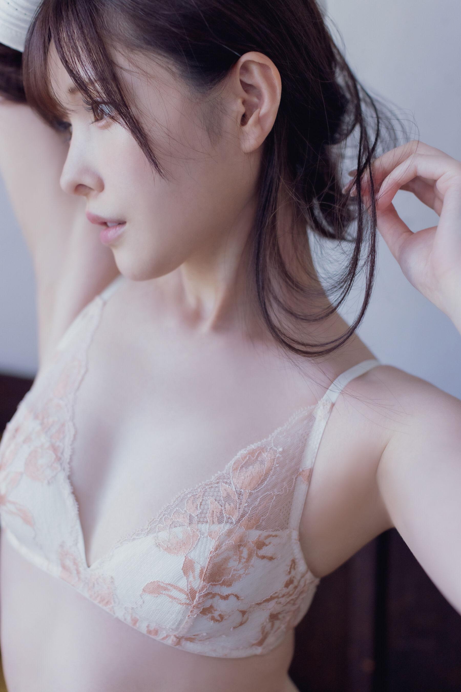 FRIDAY 新有菜《ヌードのヴィーナス Vol.3 オール未公开１００カット超完全版》 | Page 2