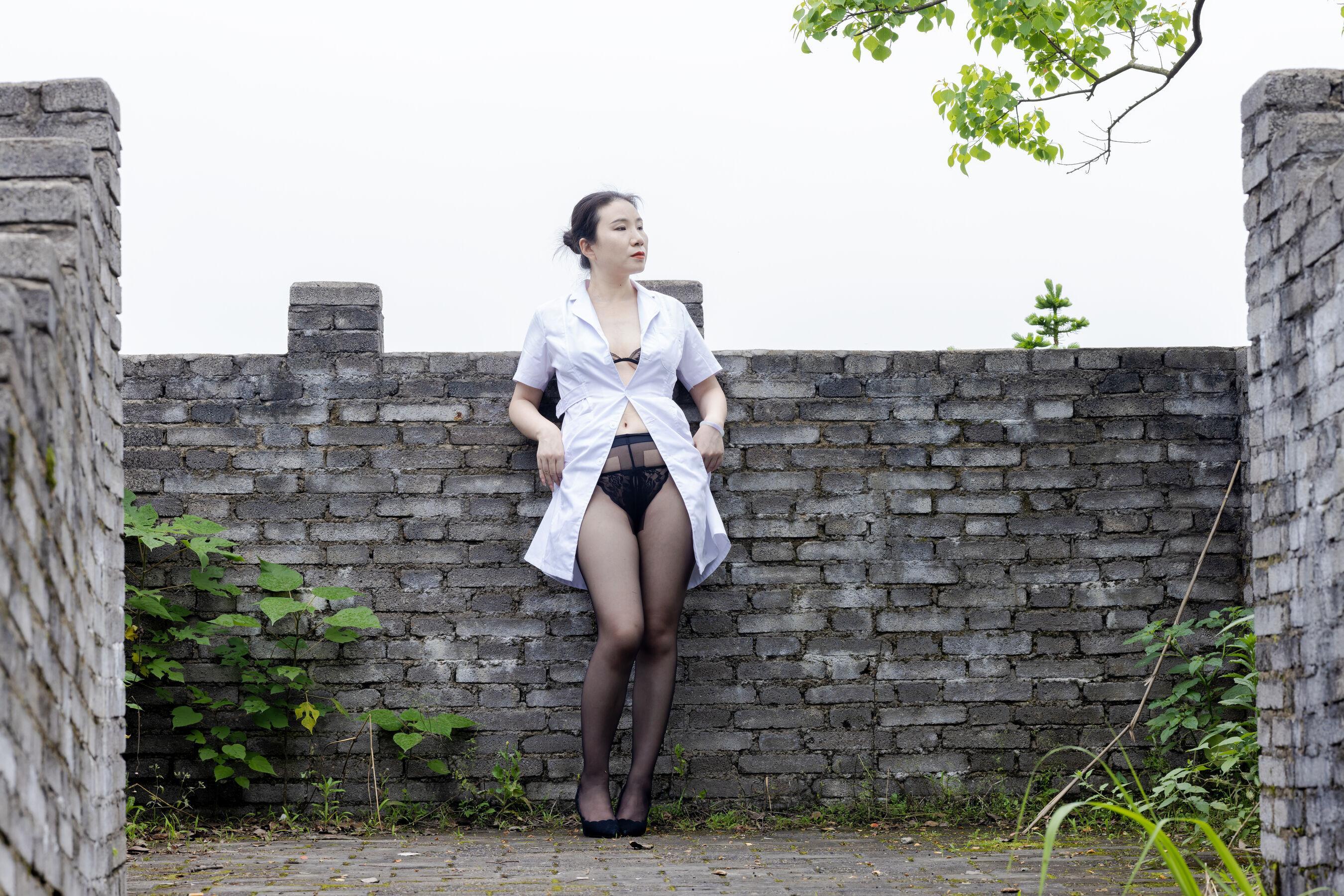 黄甫 国模凰宫芷晴大尺度人体私拍套图 | Page 2