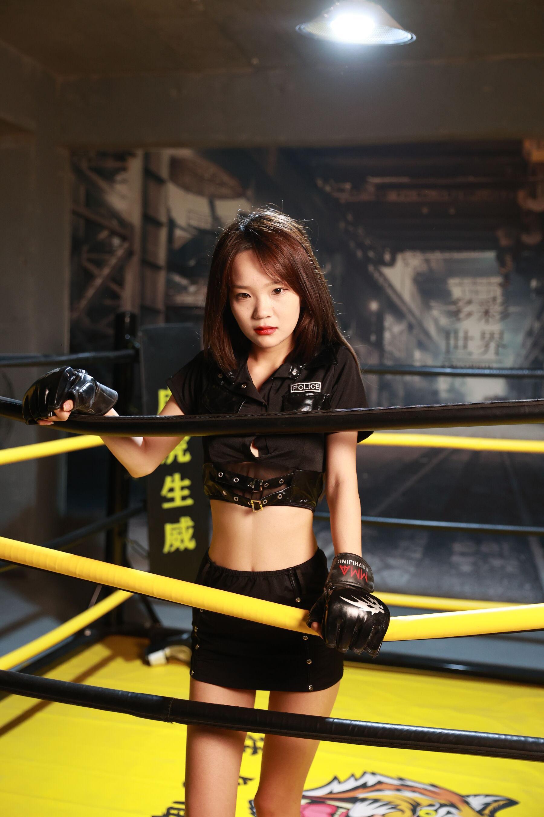 国模套图 国模拳击女郎大尺度人体私拍套图 | Page 2