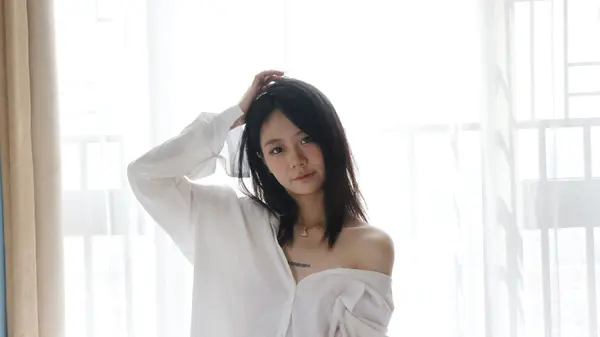 国模小容人体私拍套图 | Page 2