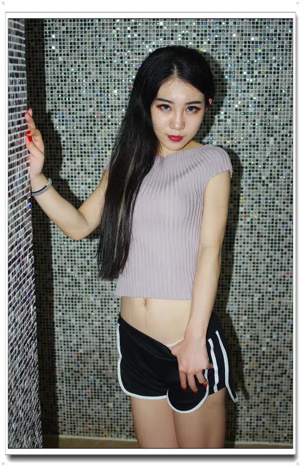 国模龙馨&雨瞳大尺度人体私拍套图 | Page 2