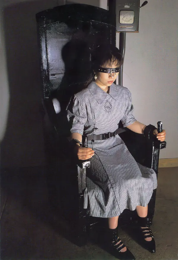 石原惠《美少女SM・レジェンド》