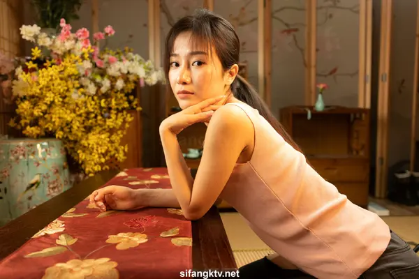 国模苏苏大尺度人体私拍套图 | Page 3