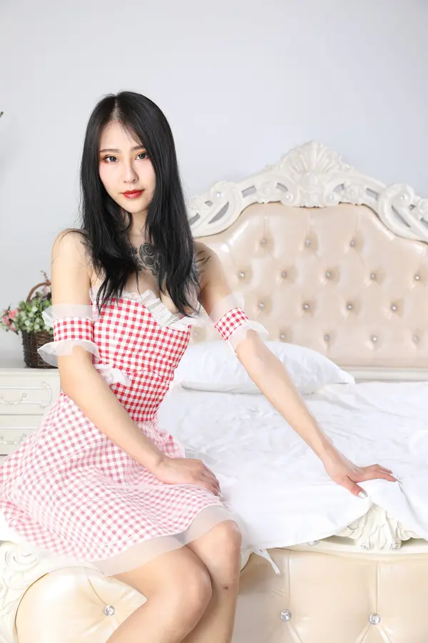 国模诺敏大尺度人体私拍套图 | Page 2