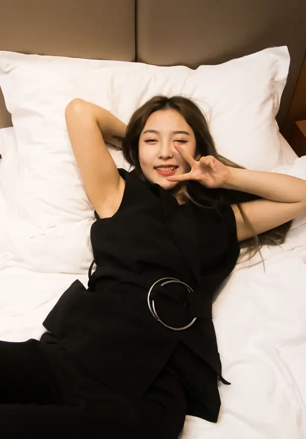 国模纯依大尺度人体私拍套图 | Page 2