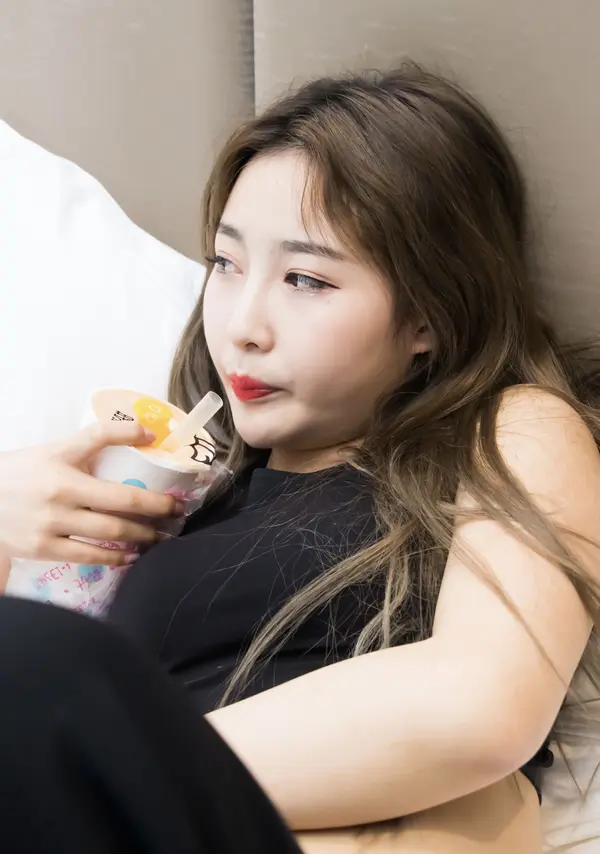 国模纯依大尺度人体私拍套图 | Page 4