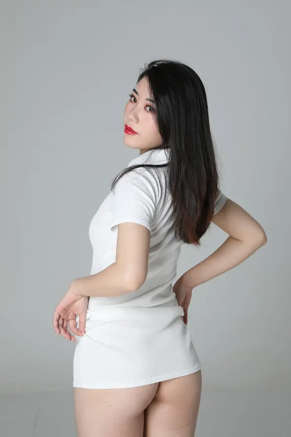 国模美娜大尺度人体私拍套图 | Page 4
