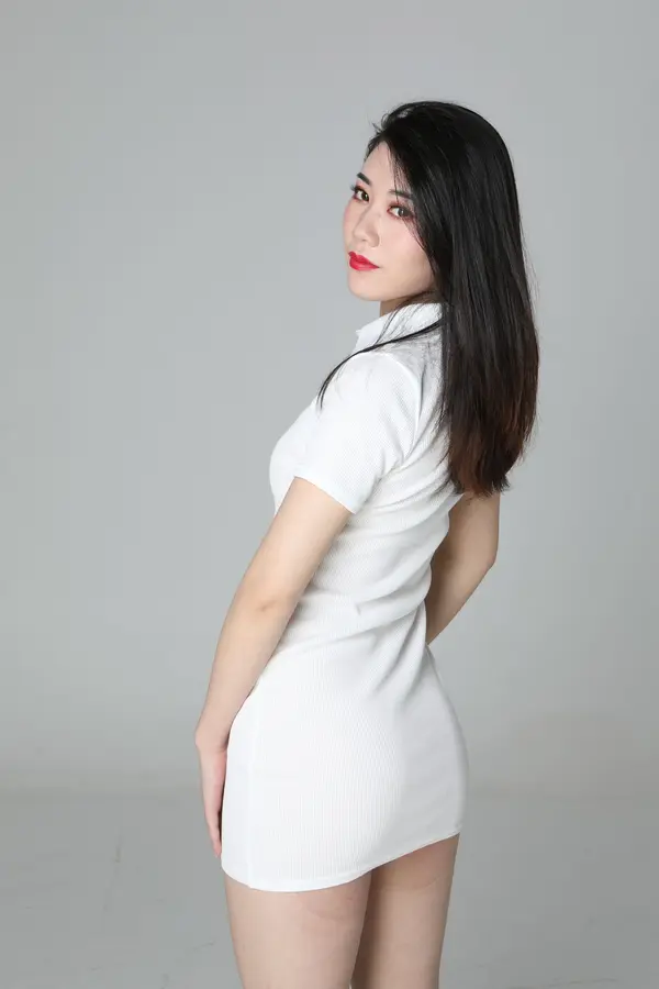 国模美娜大尺度人体私拍套图 | Page 3