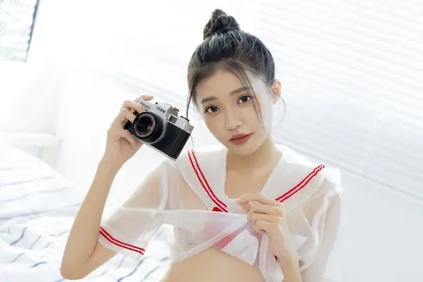 妍妍《电竞少女》 | Page 4