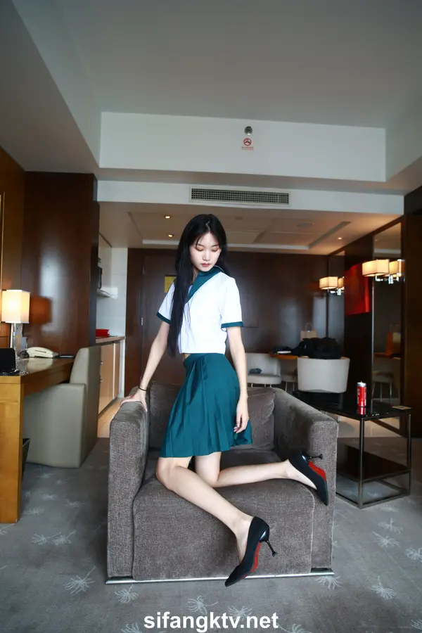 国模亦菲大尺度人体私拍套图 | Page 3