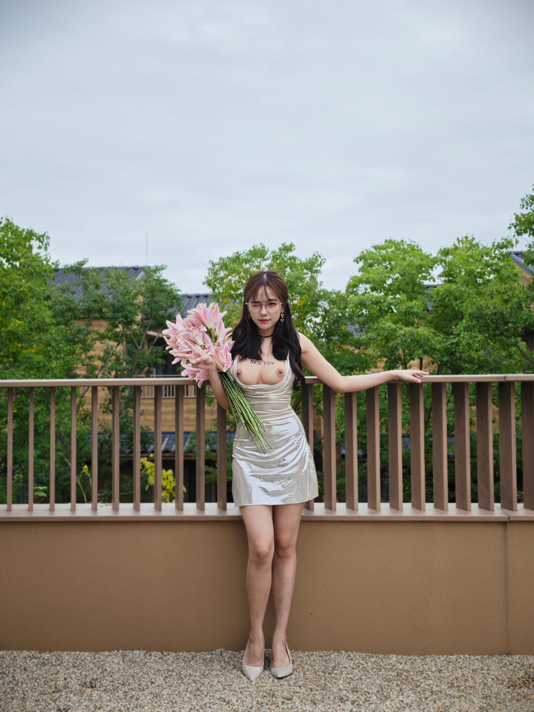 Ceason Photography《白色漆皮连衣裙》