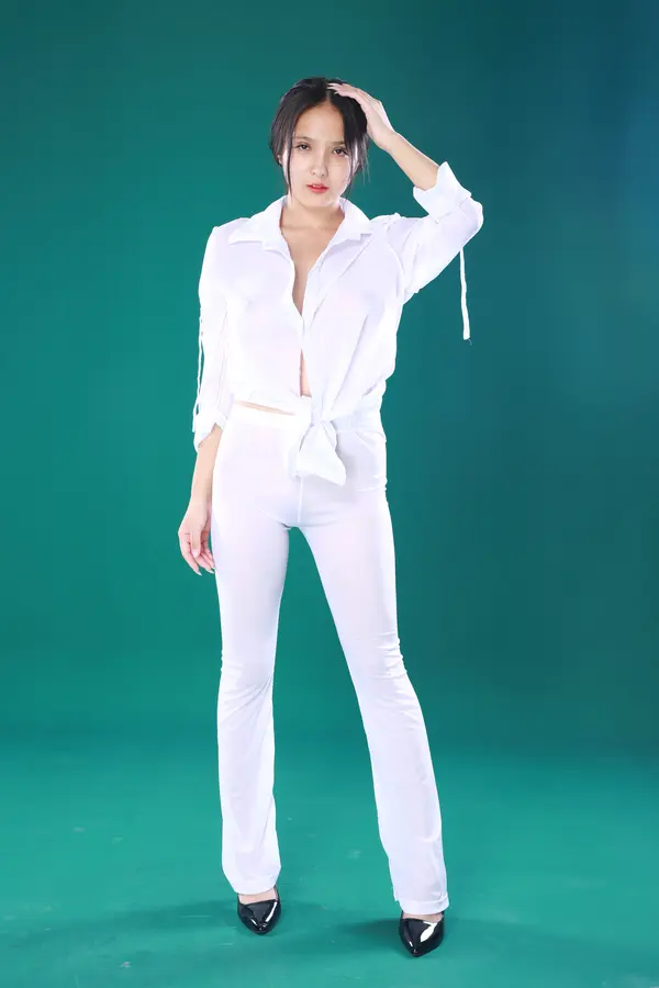 国模阿水大尺度人体私拍套图 | Page 2