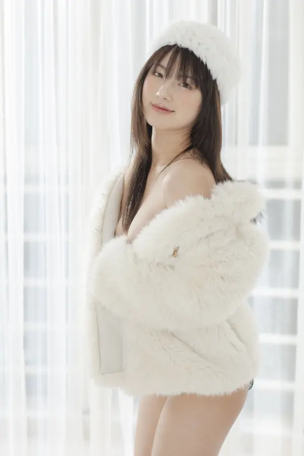 国模允瑾大尺度人体私拍套图 | Page 4