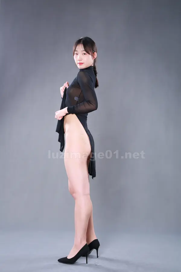 国模阿彩人体私拍套图