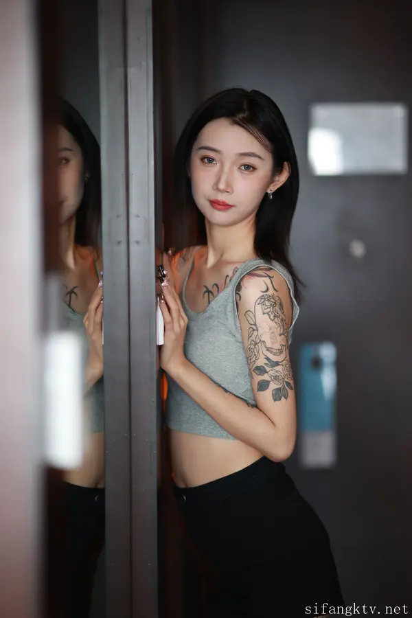 国模念念人体私拍套图 | Page 4