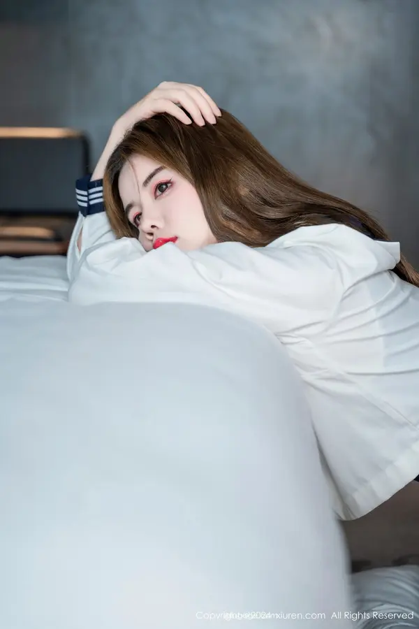 Vol. 8819 凌彩烟 | Page 2