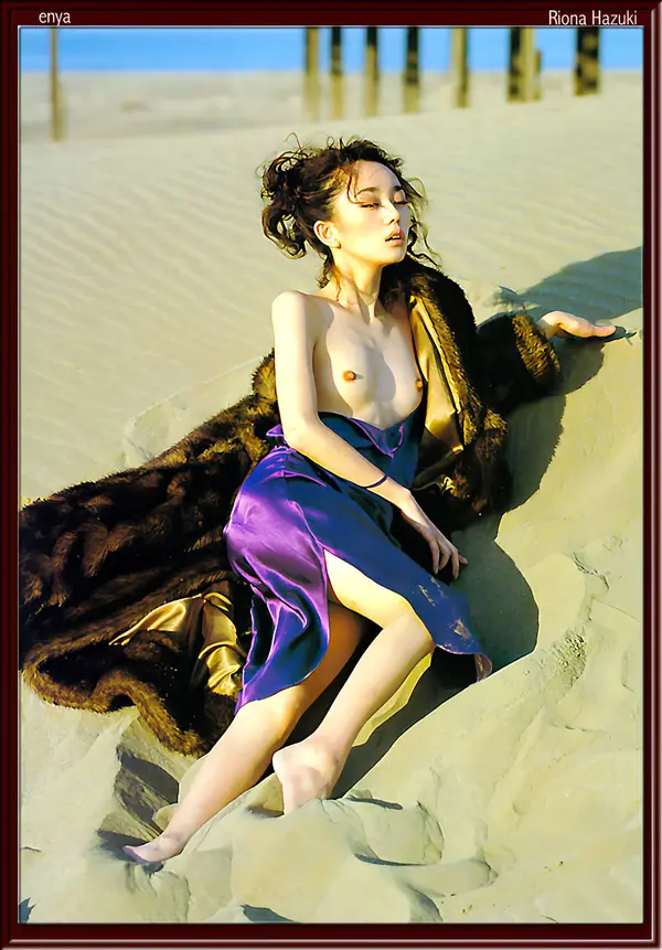 叶月里绪菜《RIONA》