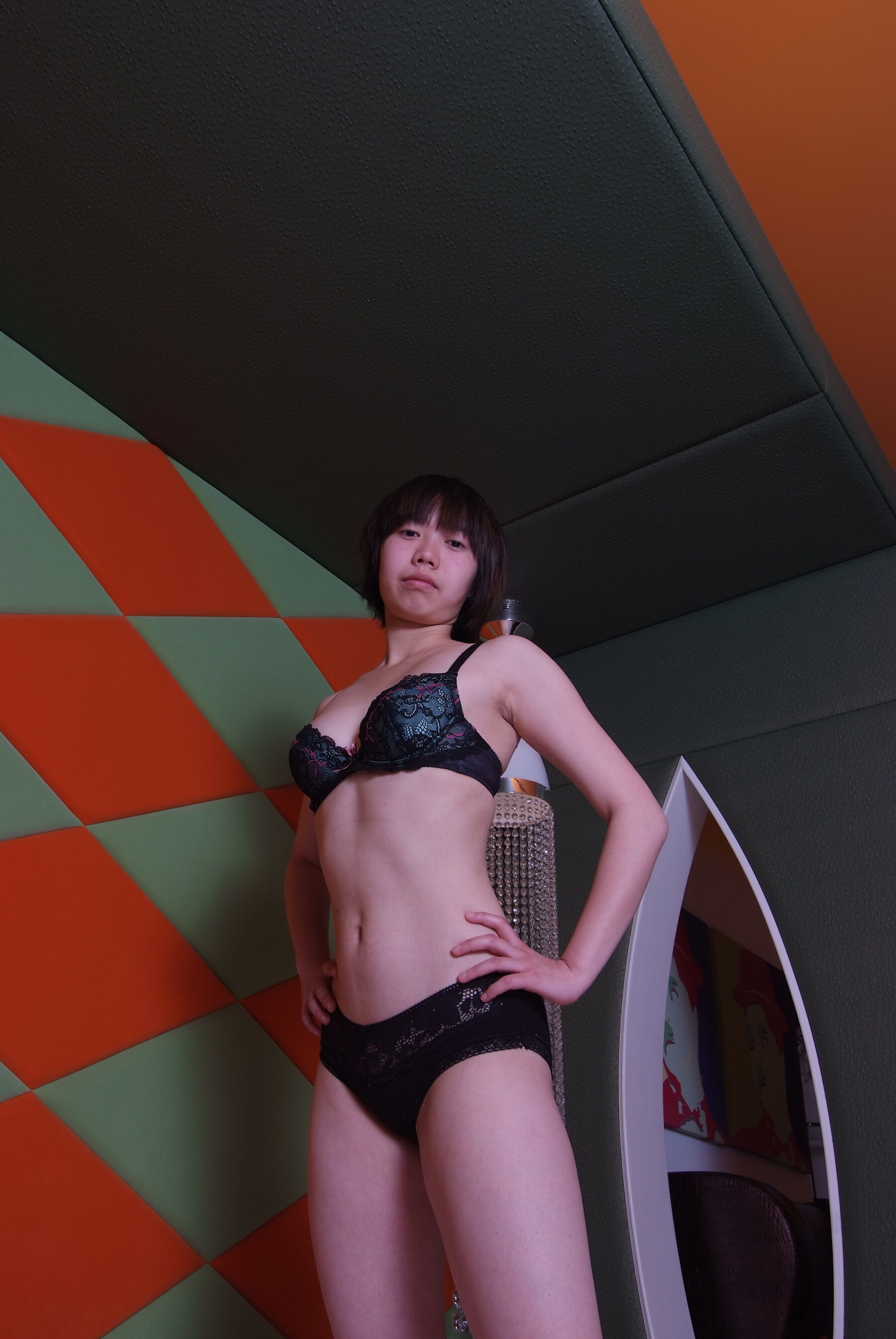 国模勤勤大尺度人体私拍套图 | Page 3