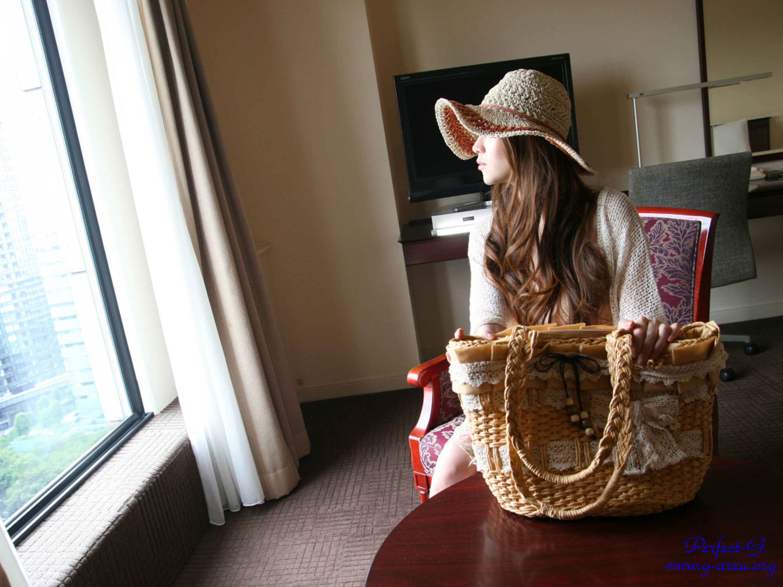 一之濑亚美莉《CHINAN 丝袜制服OL》 | Page 2