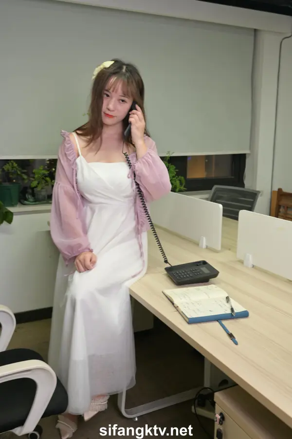 国模小唯大尺度性爱人体私拍套图 | Page 5