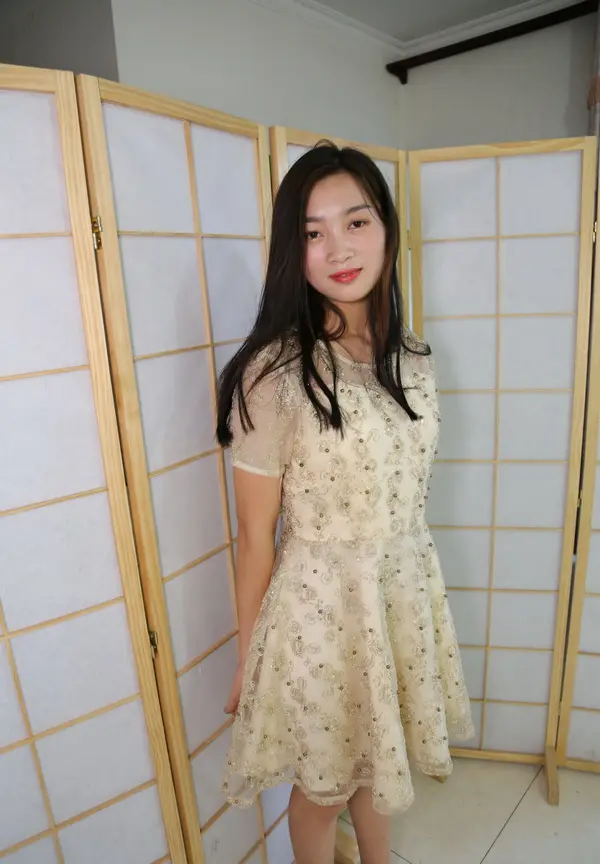 国模晓彤大尺度人体私拍套图