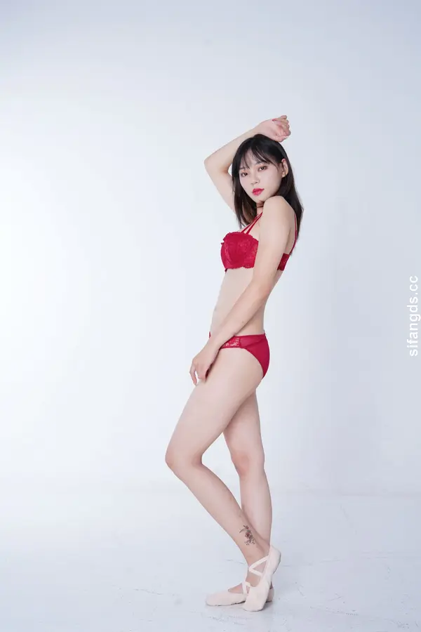 国模杨雪欣大尺度人体私拍套图 | Page 3