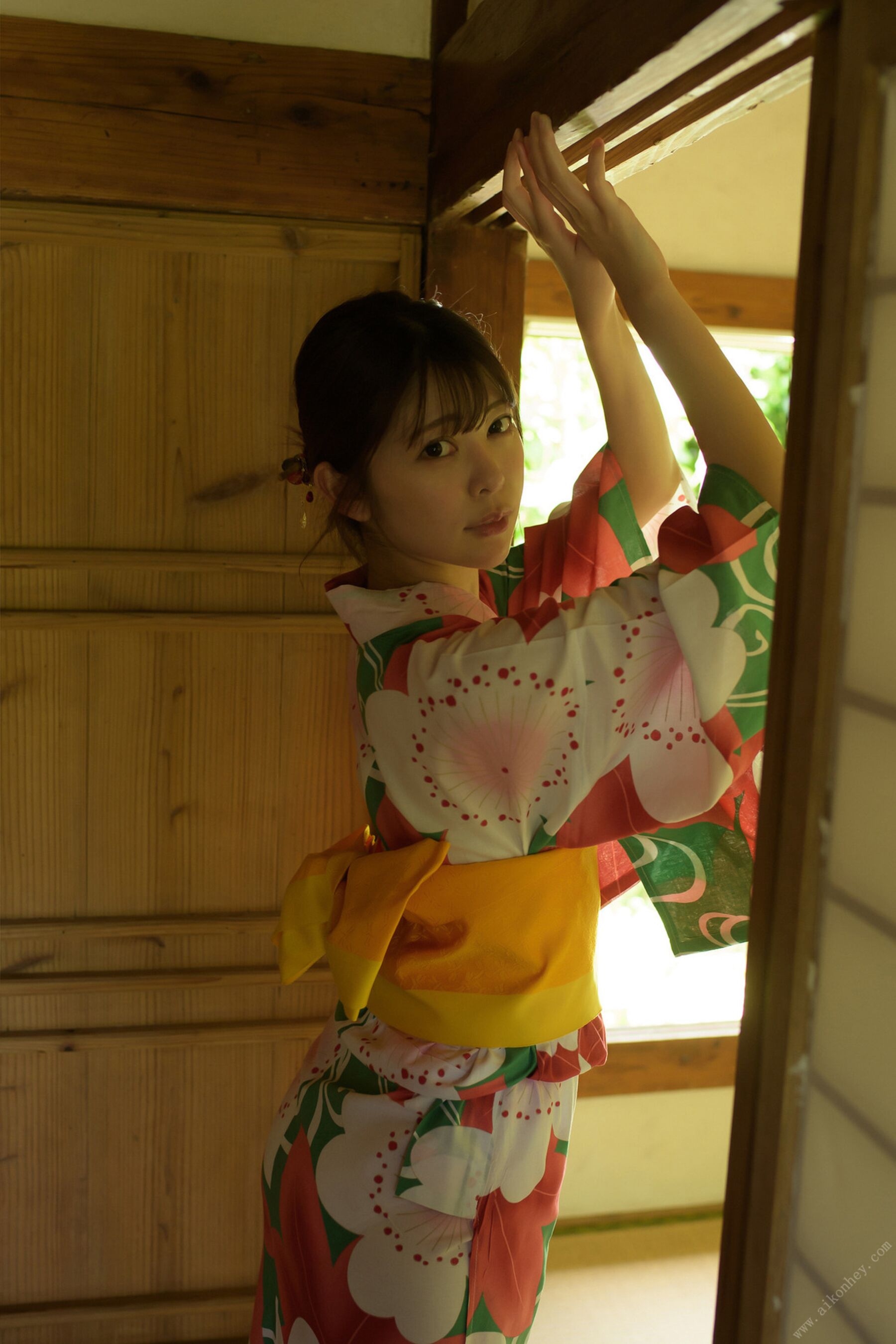 森日向子《夏 駆ける 空 Blue sky Blue》