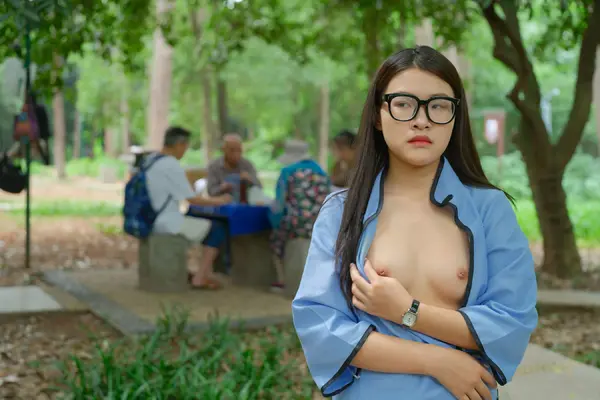 国模琳娜大尺度人体私拍套图 | Page 3