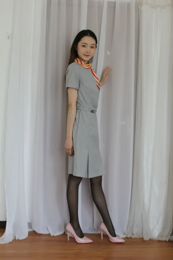 国模小芳大尺度人体私拍套图 | Page 2