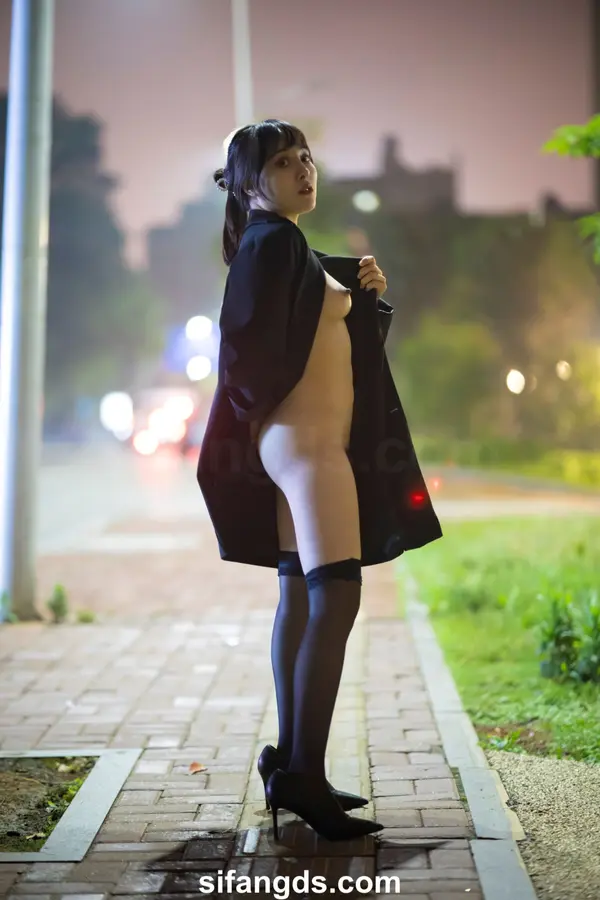 国模静茹大尺度人体私拍套图 | Page 4