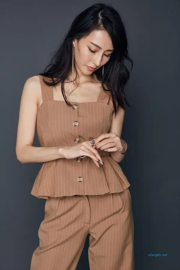 非诚勿扰女嘉宾邢星透点性感写真 | Page 2