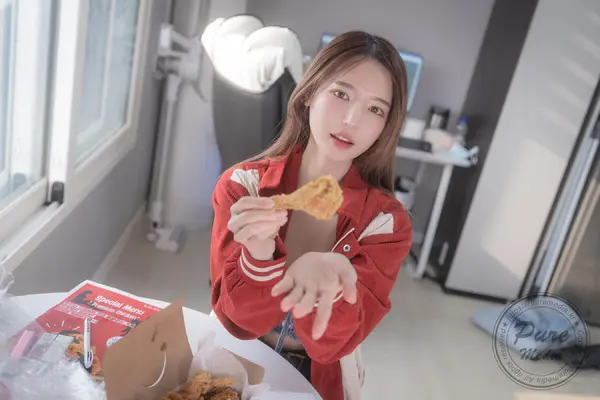 Vol. 277 Yeha（예하）《Expensive and Delicious Naked Hen》 | Page 4