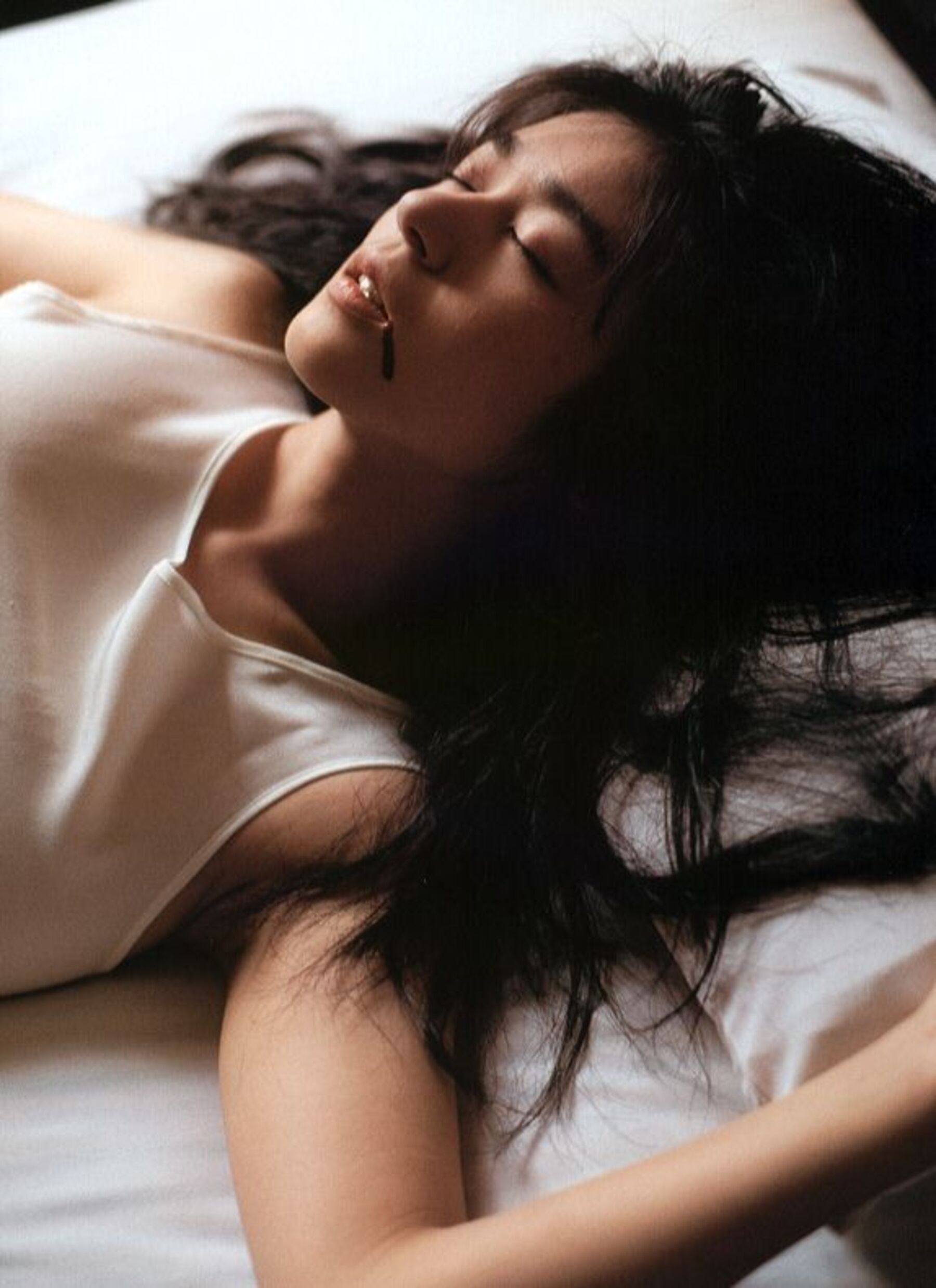 Vol. 1990.5 青山知可子《热帯性気候》 | Page 5