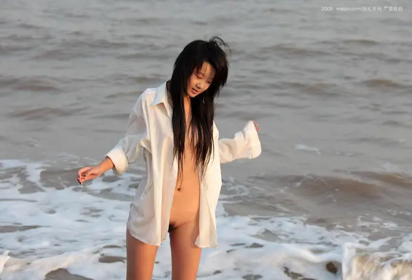 邓晶《海边美少女》 | Page 3