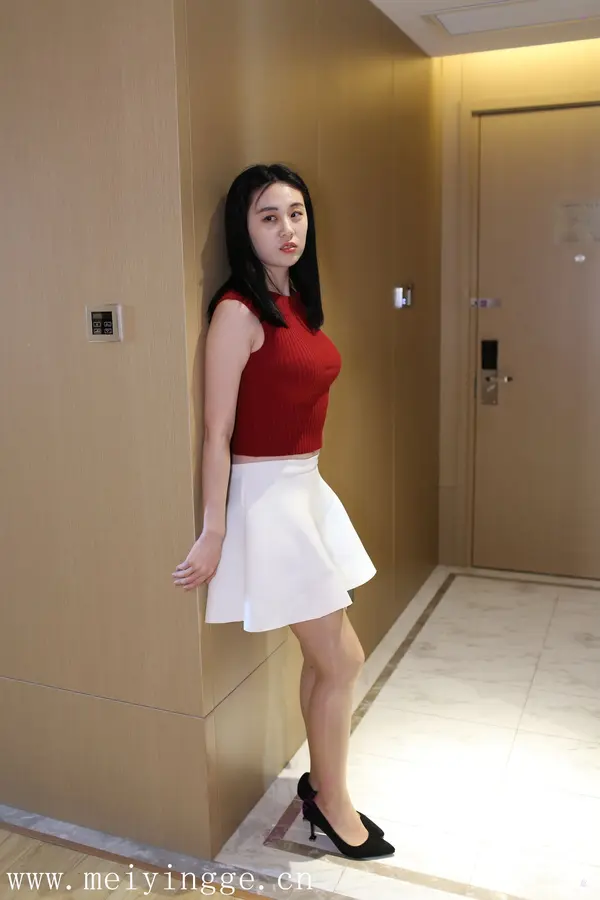 国模米娜人体私拍套图 | Page 5